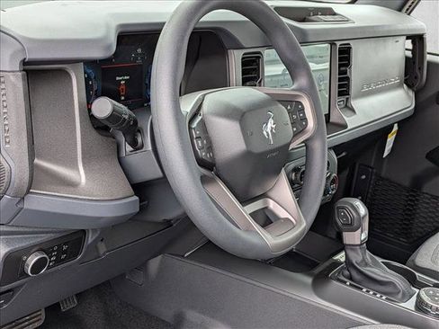 New 2026 Ford Bronco 2-Door AWD/4WD image 3