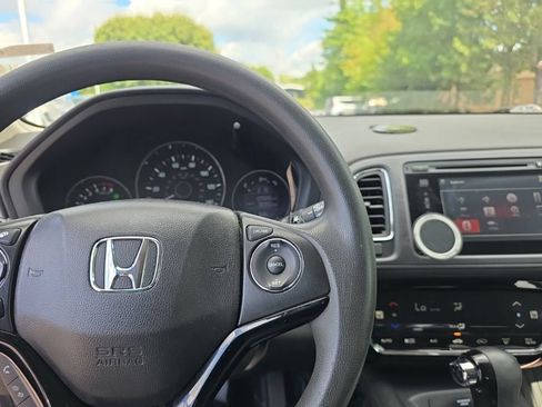 Used 2018 Honda HR-V EX image 22