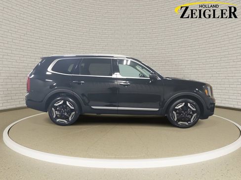 New 2025 Kia Telluride S image 4