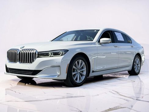 Used 2020 BMW 740i xDrive w/ Cold Weather Package AWD/4WD image 4
