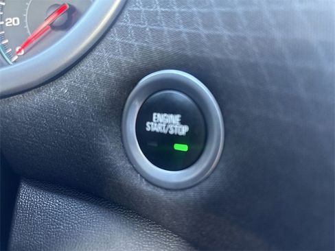 Used 2022 Chevrolet Malibu LT image 17