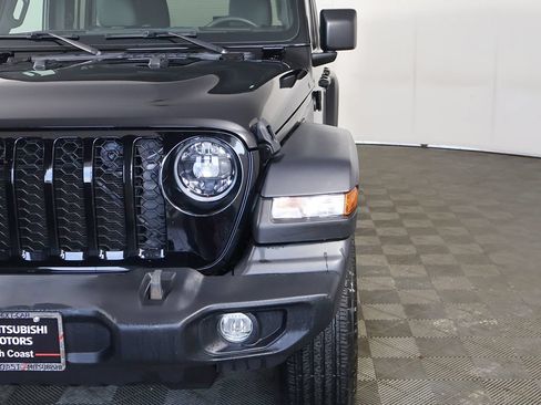 Used 2024 Jeep Wrangler Unlimited Sport AWD/4WD image 13