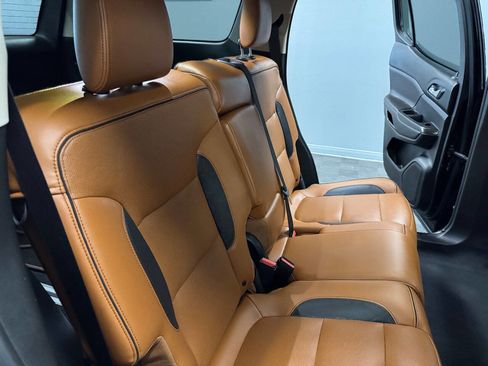 Used 2017 GMC Acadia SLT image 51