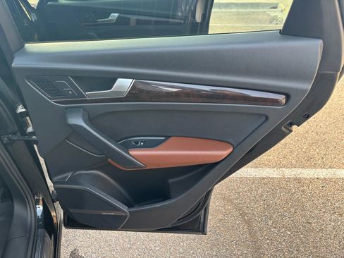 Used 2018 Audi Q5 2.0T Premium Plus w/ Premium Plus Package image 23