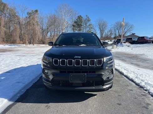 Certified 2024 Jeep Compass Latitude image 2
