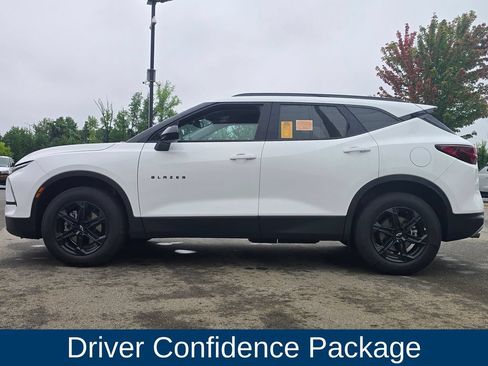 Used 2023 Chevrolet Blazer LT w/ Convenience Package FWD image 5
