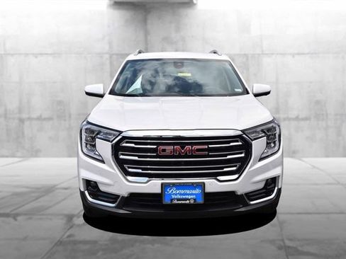 Used 2022 GMC Terrain SLT w/ Tech Package FWD image 4