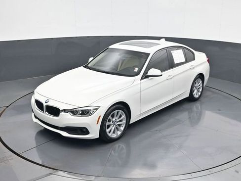 Used 2018 BMW 320i Sedan RWD image 13