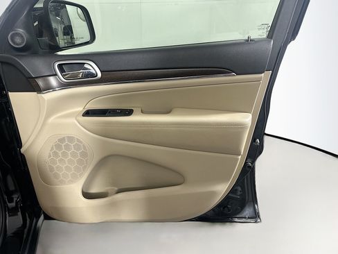 Used 2018 Jeep Grand Cherokee Limited w/ Trailer Tow Group IV RWD image 33
