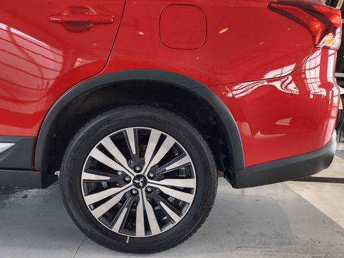 Used 2019 Mitsubishi Outlander ES image 26
