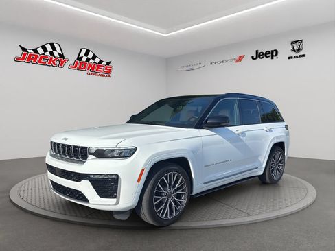 Used 2026 Jeep Grand Cherokee Summit w/ Adv Protech Group IV AWD/4WD image 2