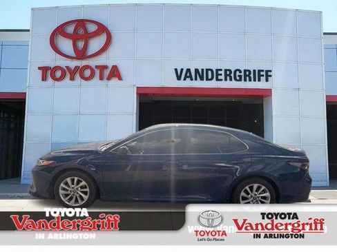 Certified 2023 Toyota Camry LE image 1