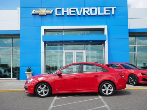 Used 2015 Chevrolet Cruze LT w/ RS Package FWD image 2