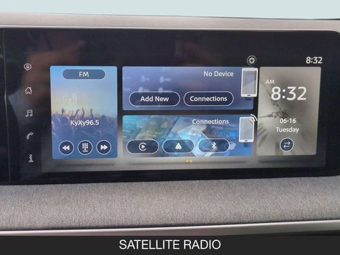 Used 2025 Nissan Kicks SV FWD image 21