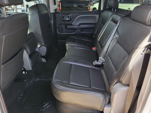 Used 2018 Chevrolet Silverado 1500 Custom w/ Custom Value Package image 17