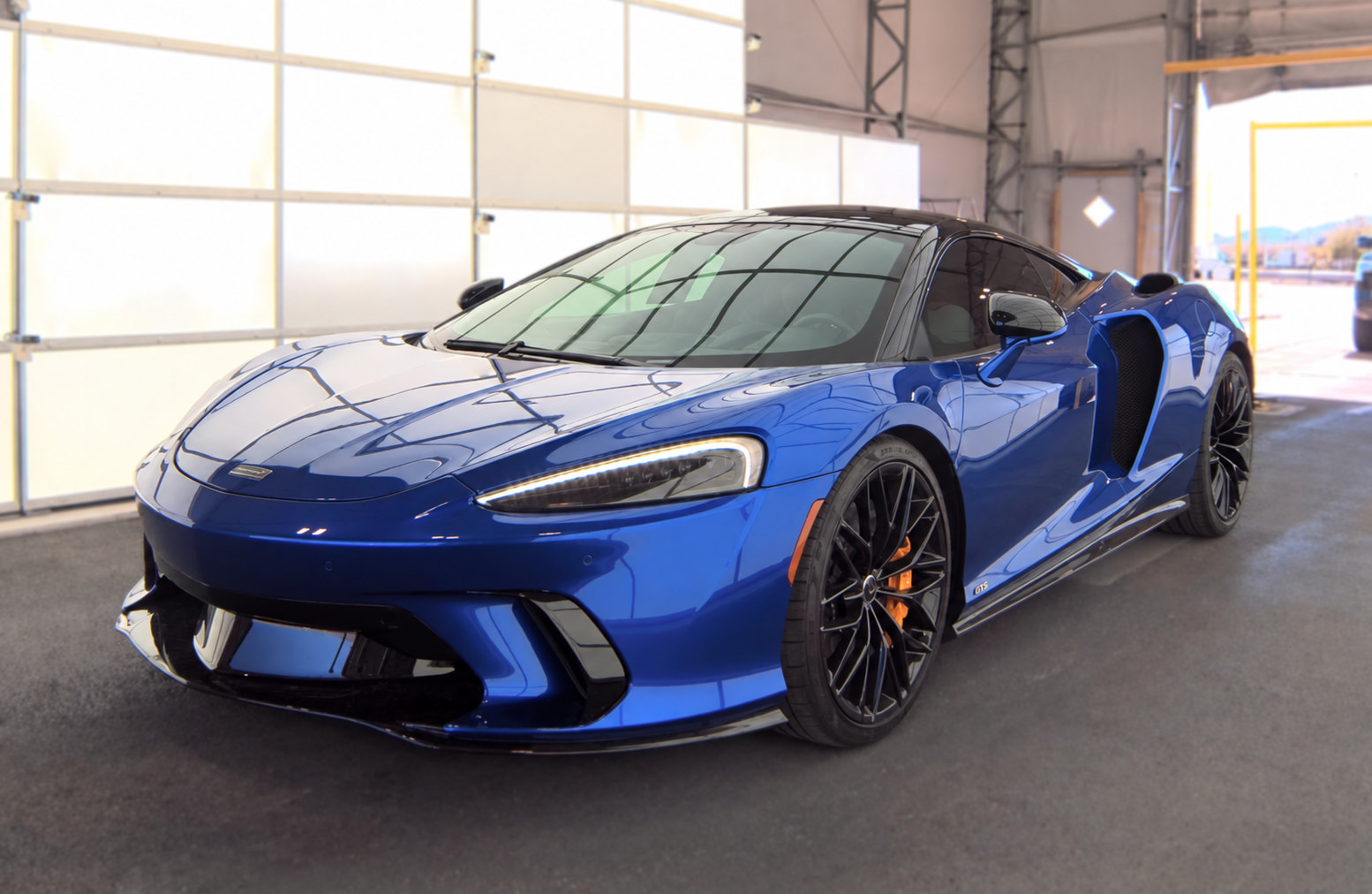 Used 2025 McLaren GTS RWD image 3
