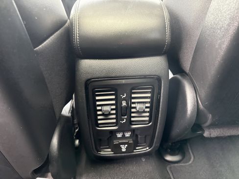 Used 2020 Jeep Grand Cherokee Limited X image 12