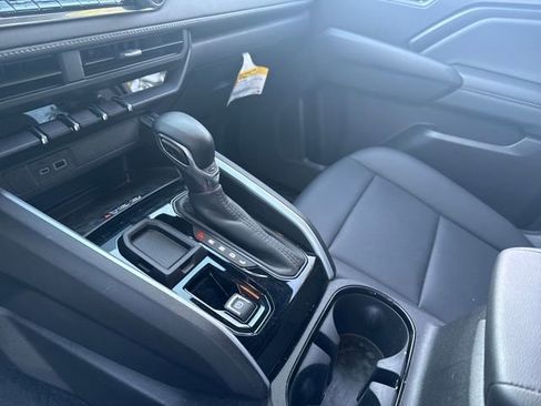 Used 2025 Chevrolet Colorado W/T w/ WT Convenience Package II image 19