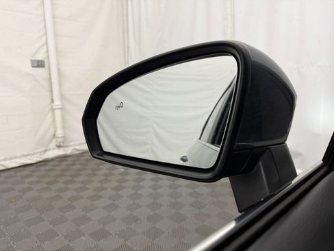 Used 2023 Volkswagen Taos SE image 16