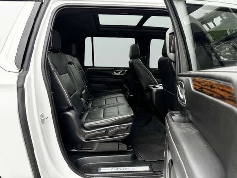 Used 2021 Chevrolet Suburban Premier w/ Premium Package RWD image 46