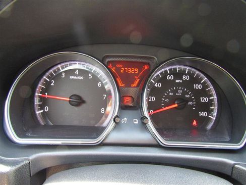 Used 2013 Nissan Versa SV w/ Convenience Pkg image 15