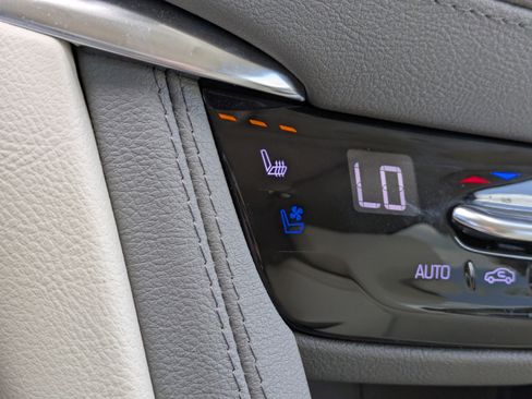 Used 2021 Cadillac XT5 Premium Luxury image 29