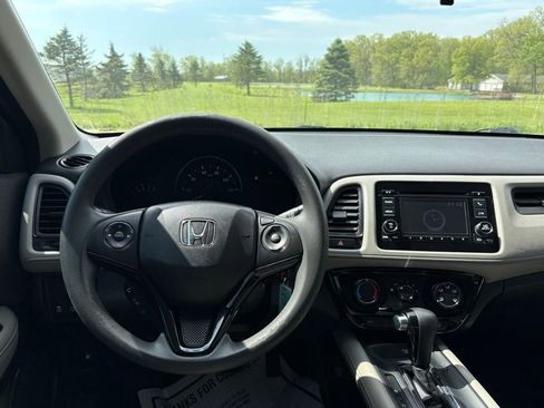Used 2019 Honda HR-V LX image 25