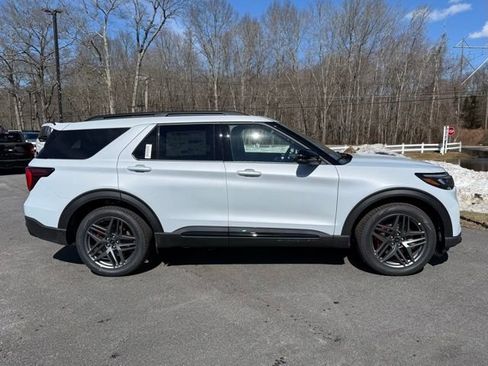 New 2026 Ford Explorer ST w/ Sun And Sound Package image 9