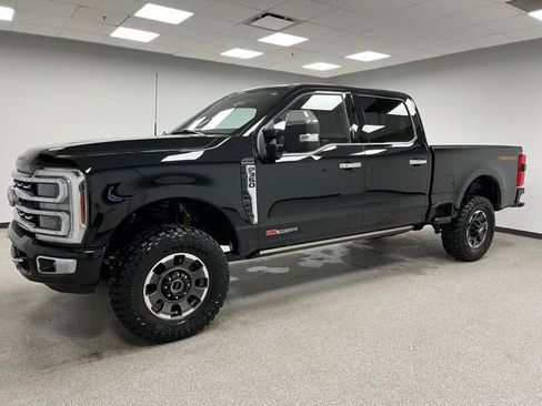 Used 2024 Ford F350 Platinum w/ Tremor Off-Road Package AWD/4WD image 6