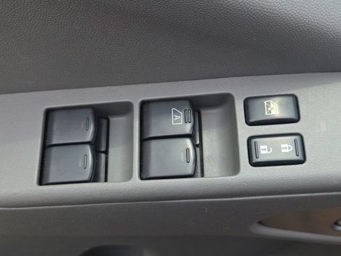 Used 2014 Nissan Frontier SV AWD/4WD image 18