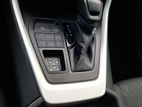 Used 2021 Toyota RAV4 XLE w/ Convenience Package image 25