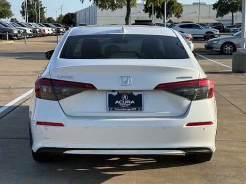 Used 2024 Honda Civic Touring image 5