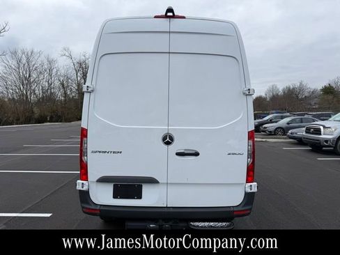 Used 2025 Mercedes-Benz Sprinter 2500 image 5
