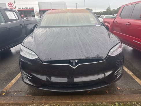 Used 2017 Tesla Model X 90D image 2