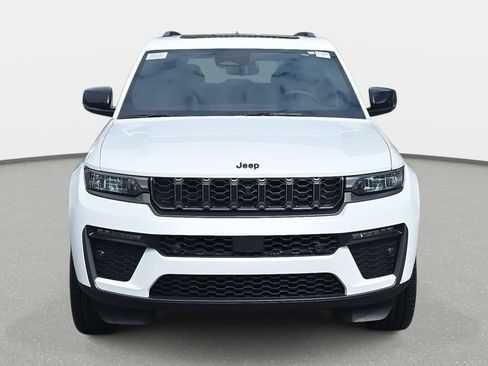 New 2026 Jeep Grand Cherokee Limited AWD/4WD image 2