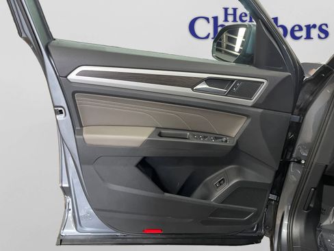 Used 2023 Volkswagen Atlas SE image 12