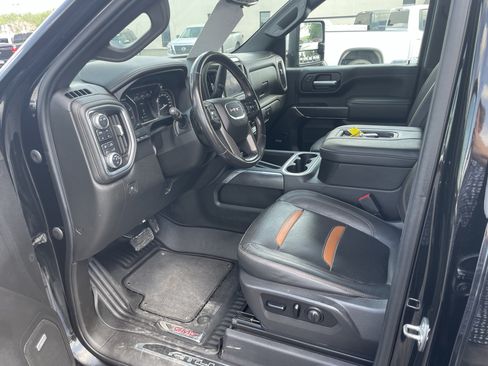 Used 2021 GMC Sierra 2500 AT4 w/ AT4 Preferred Package AWD/4WD image 13