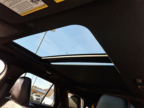 Used 2024 Ford Explorer ST-Line w/ Class IV Trailer Tow Package image 15