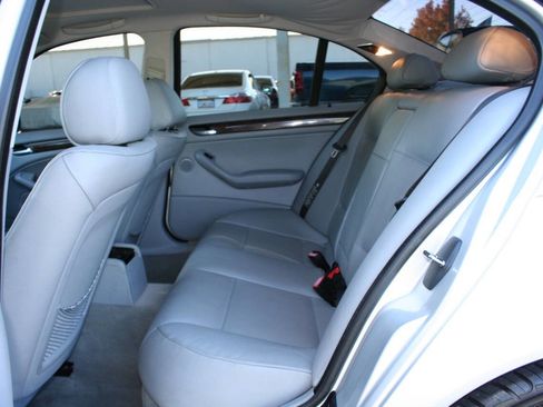 Used 2003 BMW 325i Sedan image 20