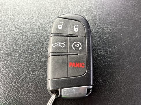 Used 2018 Dodge Charger SXT image 26