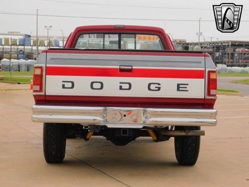 Used 1991 Dodge D/W Truck 250 image 4