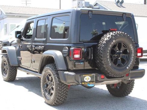 Used 2023 Jeep Wrangler Unlimited w/ Cold Weather Group AWD/4WD image 3