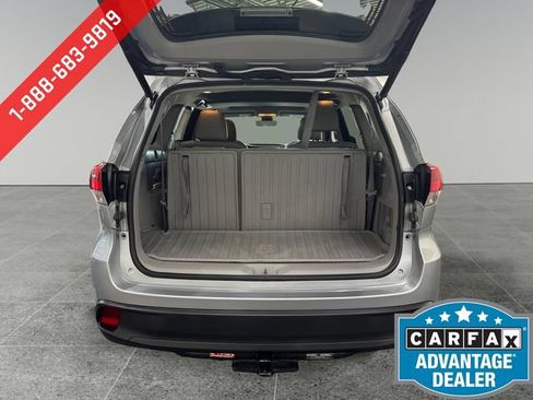 Used 2017 Toyota Highlander SE AWD/4WD image 14