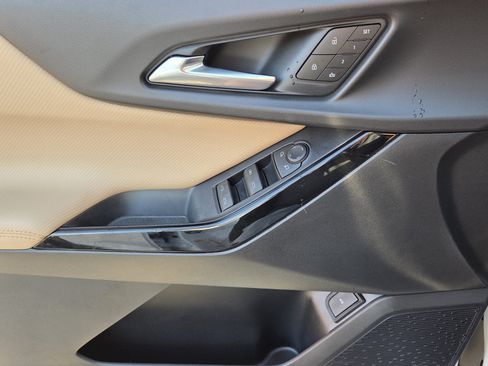 New 2026 Chevrolet Equinox ACTIV w/ Convenience Package III FWD image 32