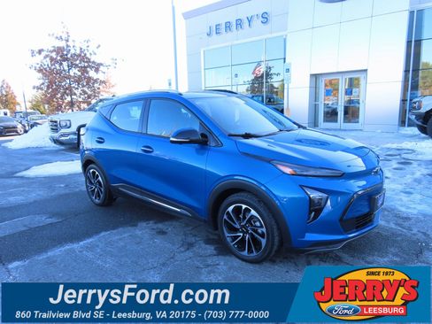 Used 2023 Chevrolet Bolt EUV Premier w/ Sun & Sound Package image 1