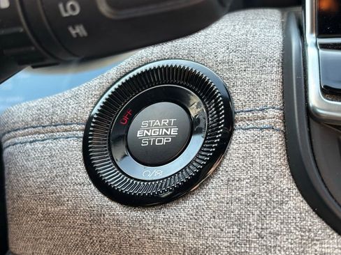 Used 2024 Jeep Compass Sport image 13