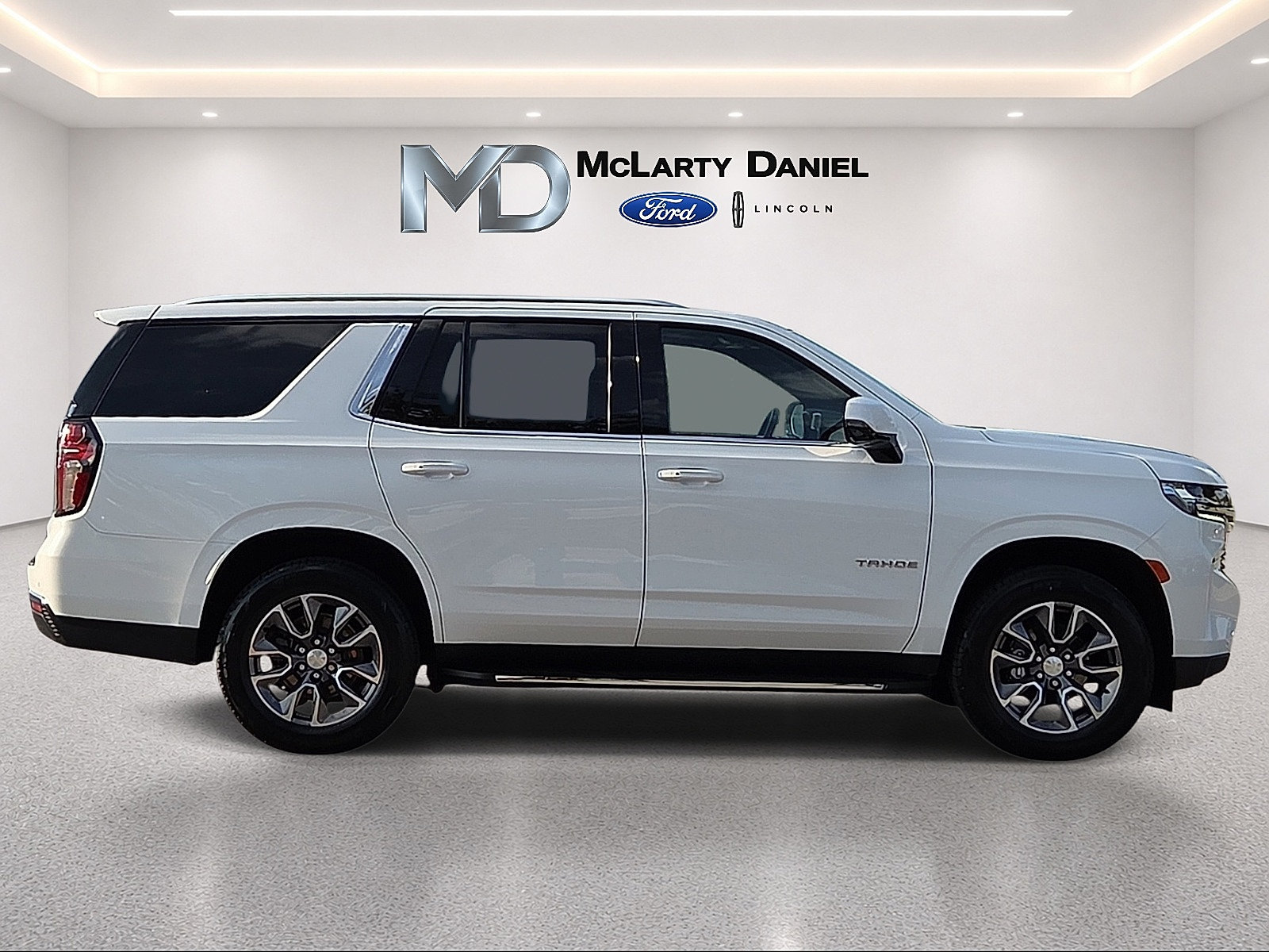 Used 2022 Chevrolet Tahoe LT w/ LT Signature Plus Package AWD/4WD image 6