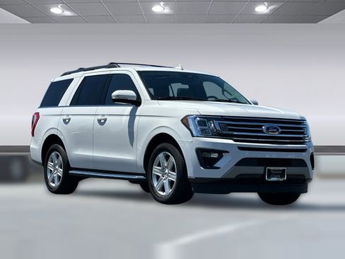 Used 2019 Ford Expedition XLT w/ Equipment Group 202A RWD image 6