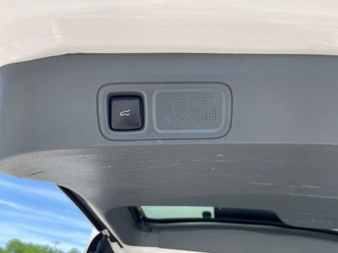 Used 2019 Lincoln Navigator Reserve AWD/4WD image 17
