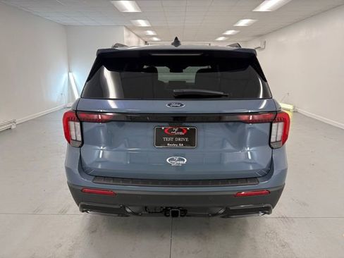 New 2026 Ford Explorer ST-Line w/ ST-Line Street Pack image 7